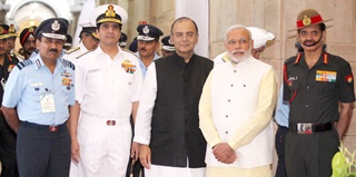 Prime Minister Narendra Modi and defence minister Arun Jaitley with Air Chief Marshal Arup Raha, Admiral R.K. Dhowan and General Dalbir Singh on 17 October 2014